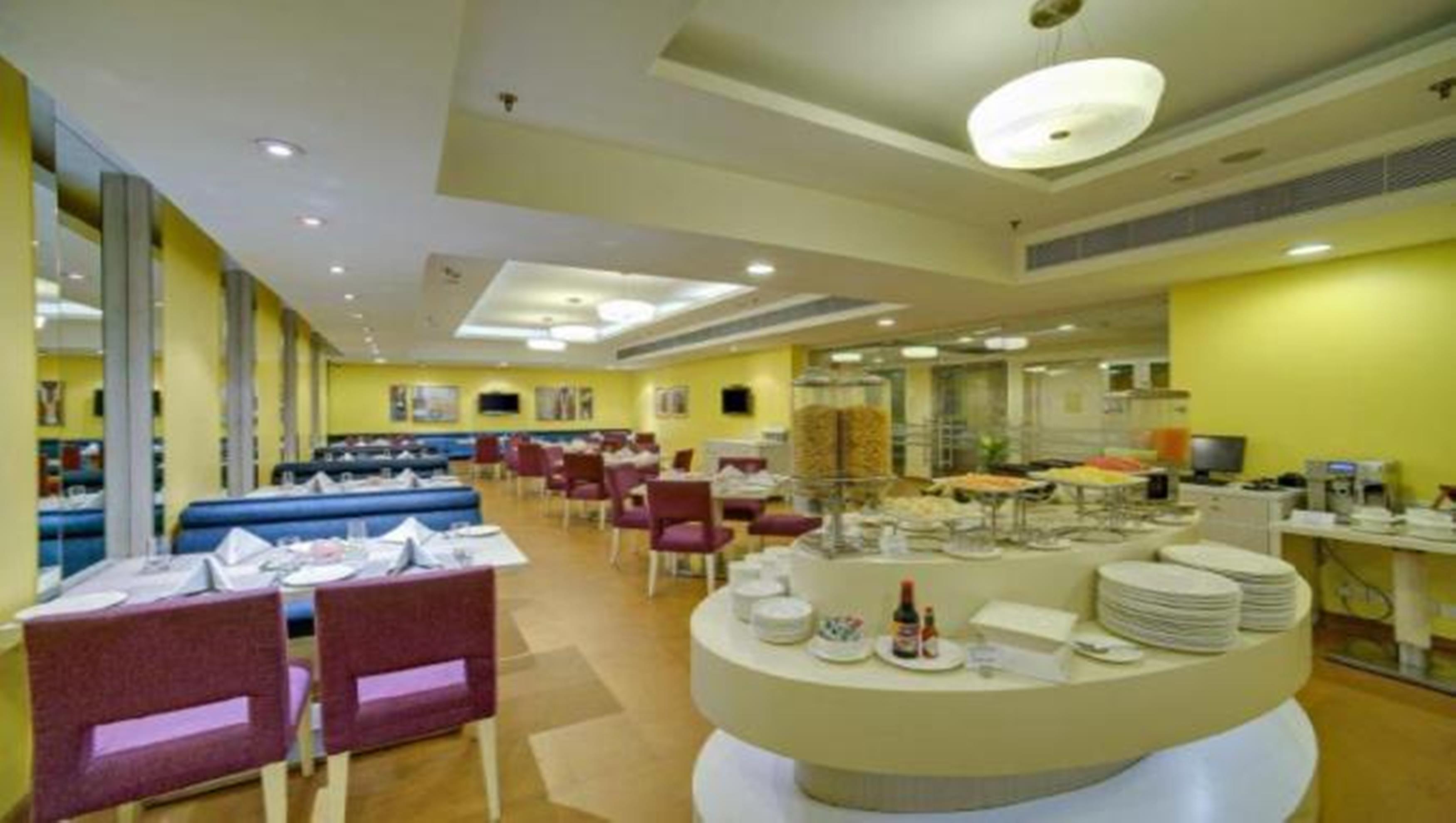 ซาโรวาร์ พอร์ติโก้ นาเรียน่า Hotel นิวเดลี ภายนอก รูปภาพ