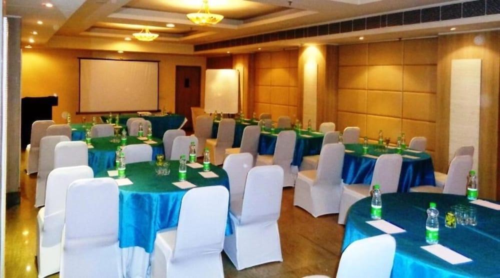 ซาโรวาร์ พอร์ติโก้ นาเรียน่า Hotel นิวเดลี ภายนอก รูปภาพ