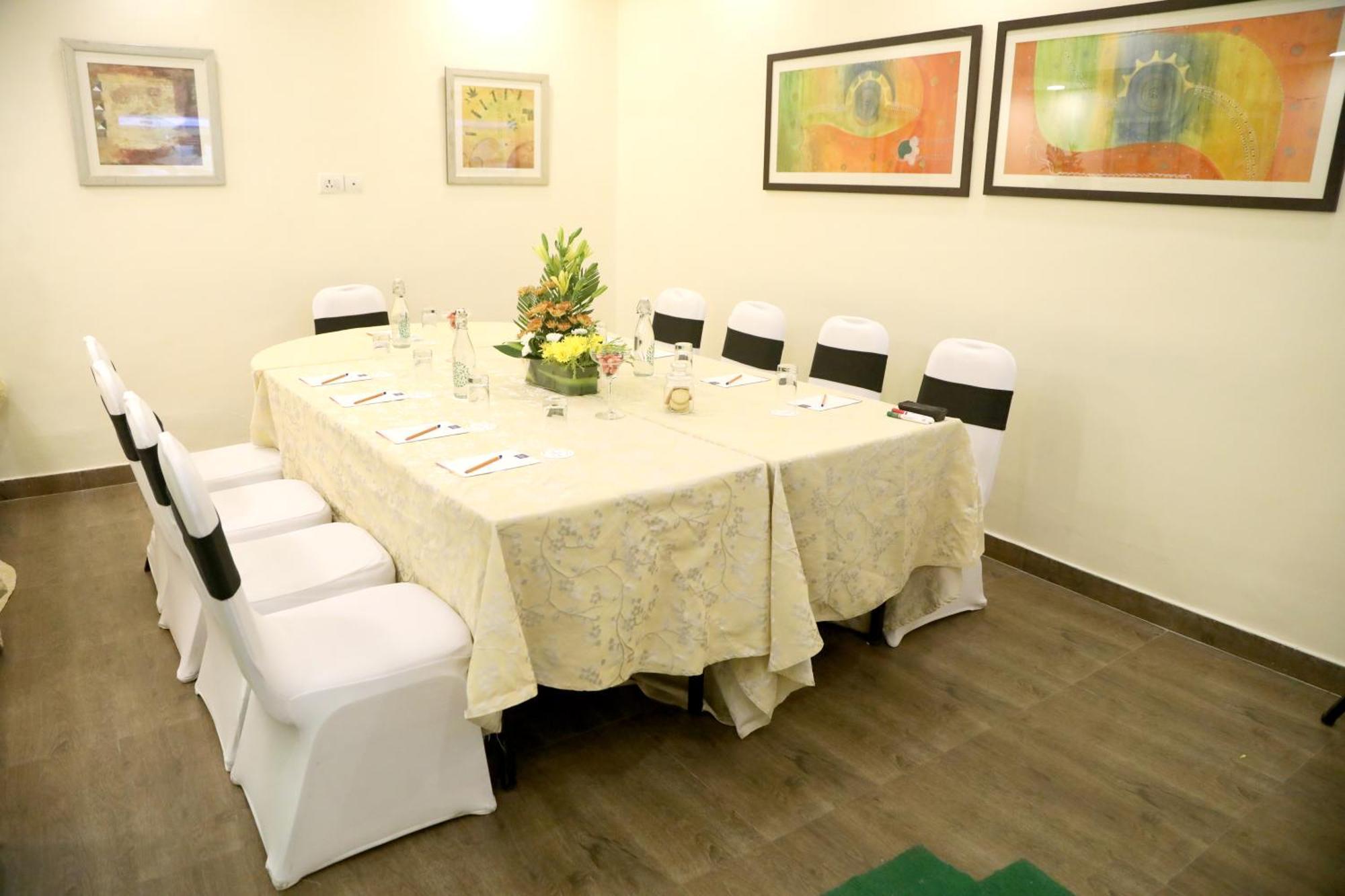 ซาโรวาร์ พอร์ติโก้ นาเรียน่า Hotel นิวเดลี ภายนอก รูปภาพ
