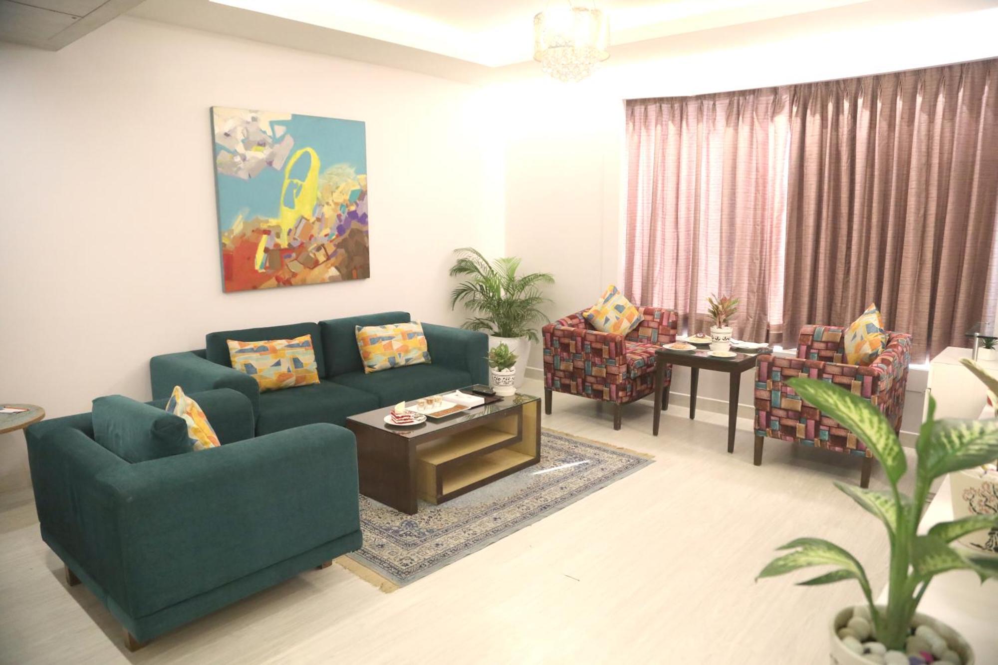 ซาโรวาร์ พอร์ติโก้ นาเรียน่า Hotel นิวเดลี ภายนอก รูปภาพ