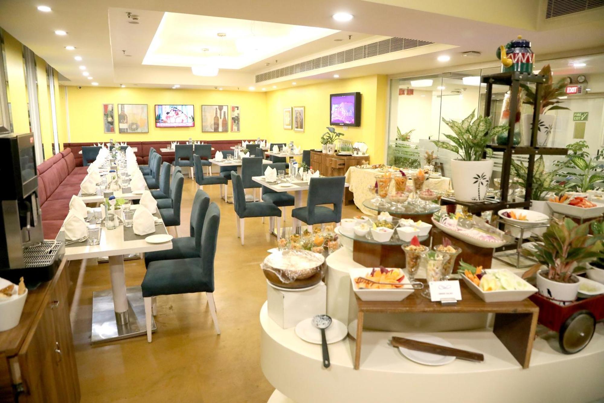 ซาโรวาร์ พอร์ติโก้ นาเรียน่า Hotel นิวเดลี ภายนอก รูปภาพ