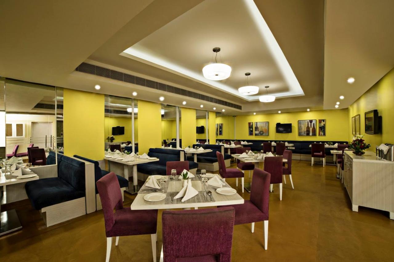 ซาโรวาร์ พอร์ติโก้ นาเรียน่า Hotel นิวเดลี ภายนอก รูปภาพ