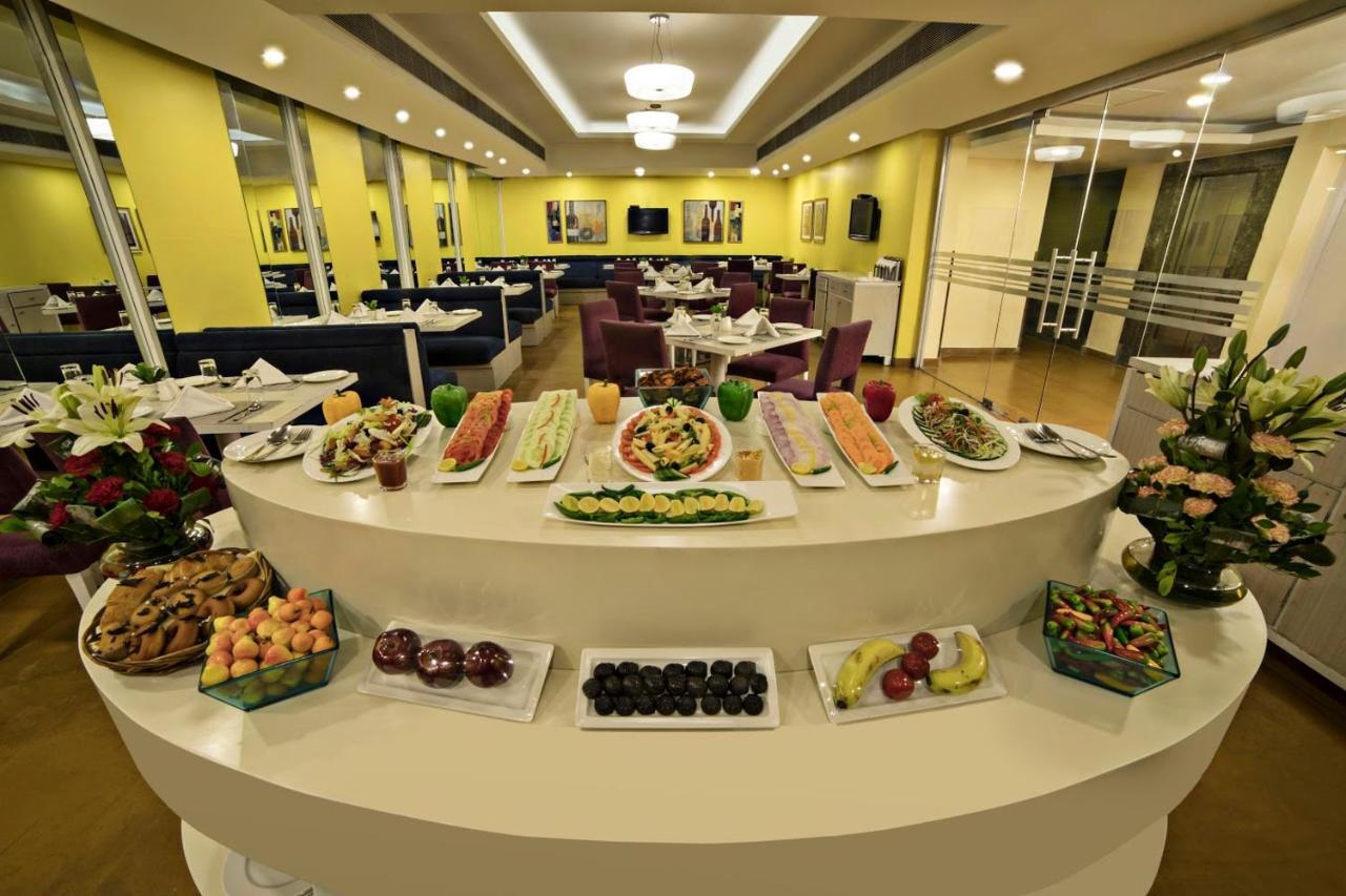 ซาโรวาร์ พอร์ติโก้ นาเรียน่า Hotel นิวเดลี ภายนอก รูปภาพ